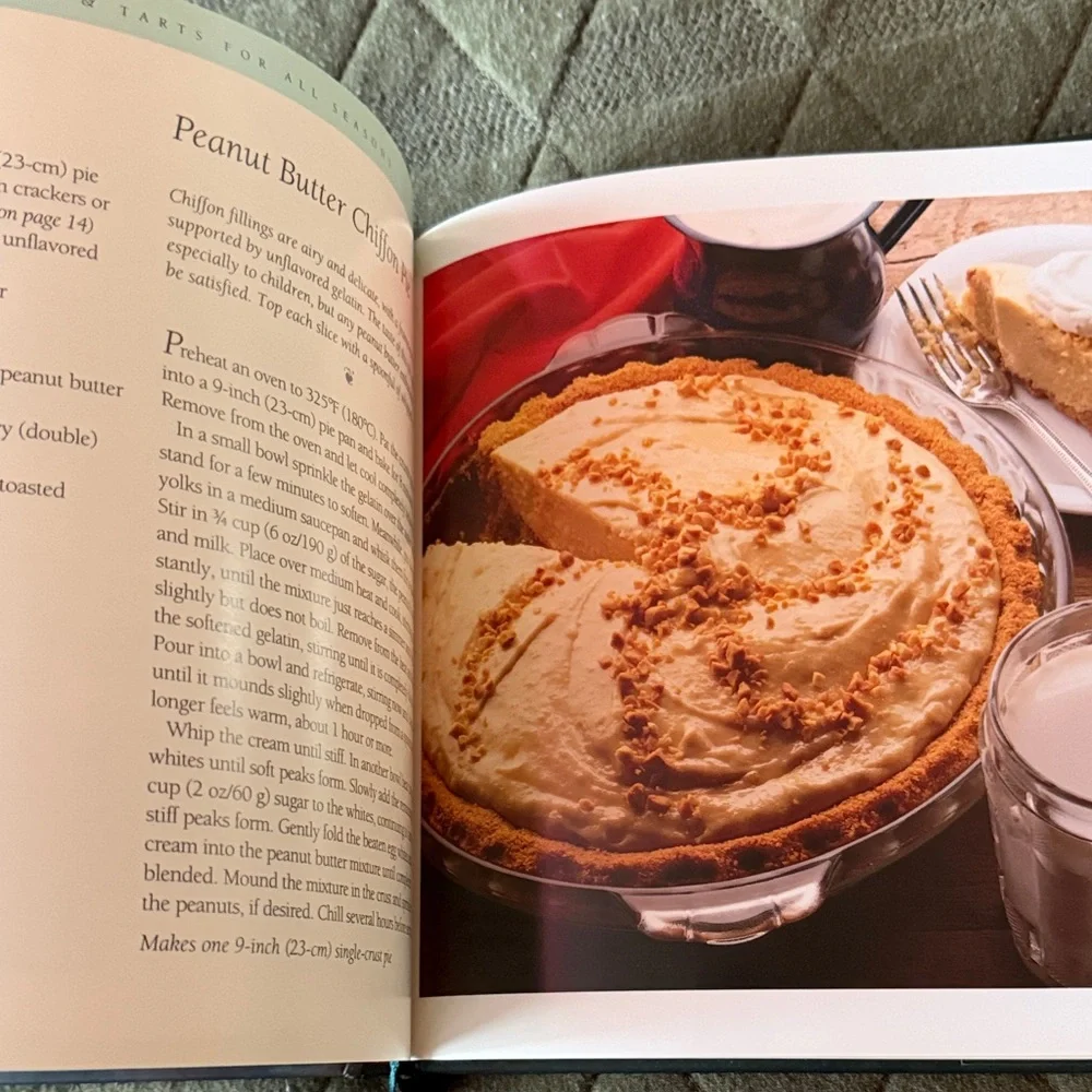 Williams Sonoma Pies & Tarts Recipe Book with Colorful Cover
